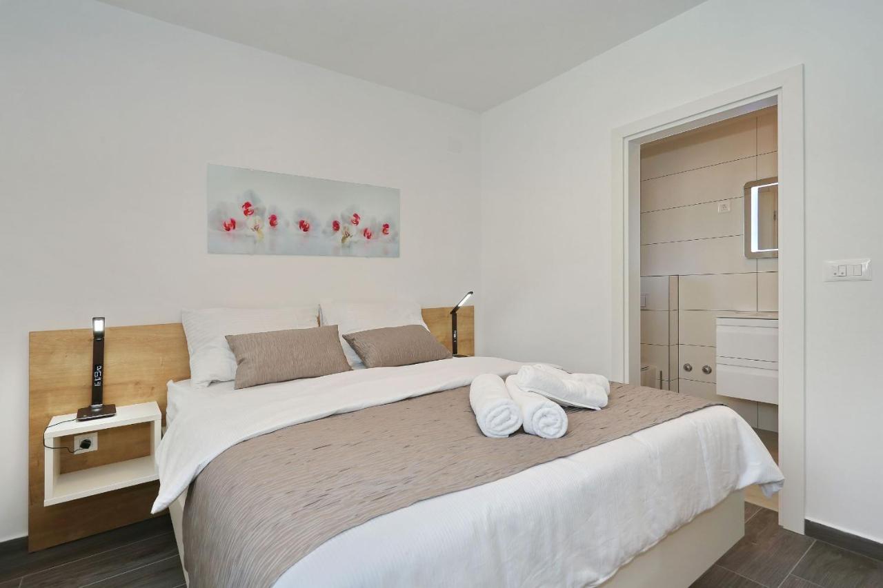 Villa Ankora 2 With Heated Pool 比奥格勒·纳·莫鲁 外观 照片